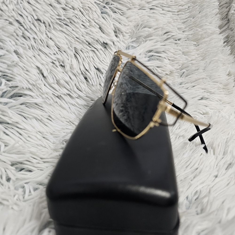 Versace sunglasses - Picture 5 of 9